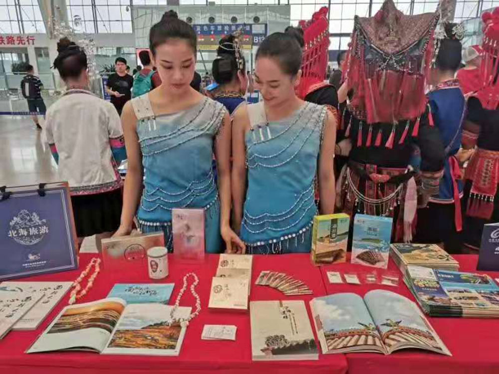 搭乘首發(fā)高鐵，海真珠珍珠粉抵達東方明珠